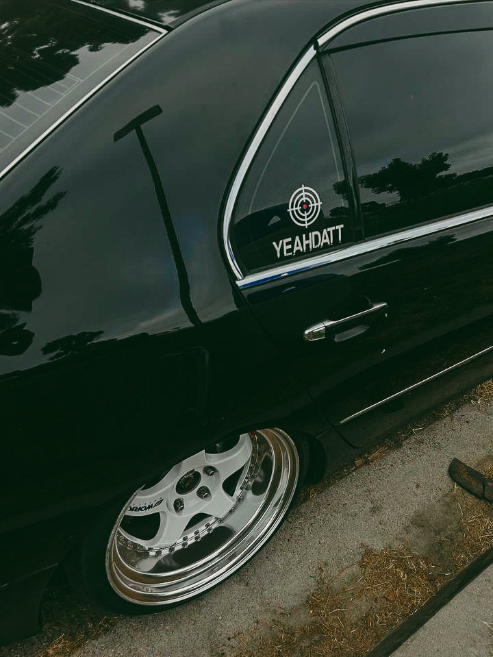 WHITE CROSSHAIR STICKER